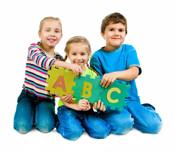 Kinderen spelen brieven — Stockfoto