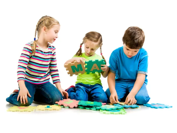 Děti si hrají dopisy — Stock fotografie