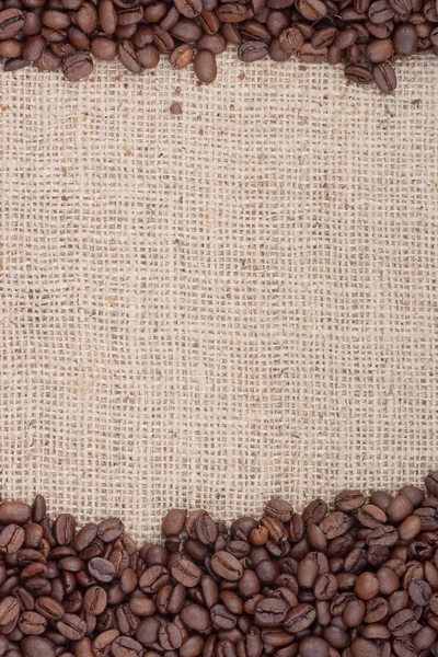Granos de café tostados marrón. —  Fotos de Stock