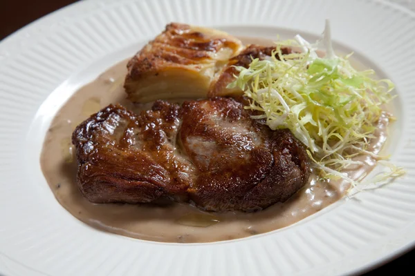 Patates graten ile biftek — Stok fotoğraf