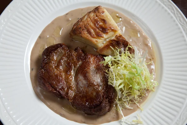Patates graten ile biftek — Stok fotoğraf
