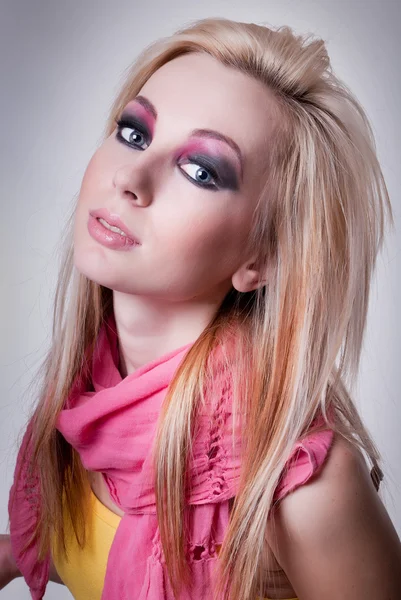 젊은 금발 소녀 — 스톡 사진