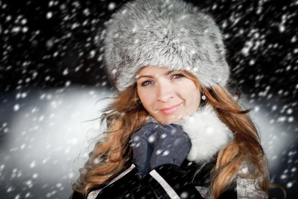 Potret gadis di musim dingin — Stok Foto