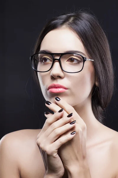 Πλάνο μόδας ομορφιά κορίτσι με τα γυαλιά — Φωτογραφία Αρχείου