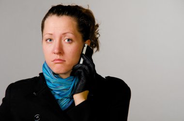 Cep telefonu olan kadın.