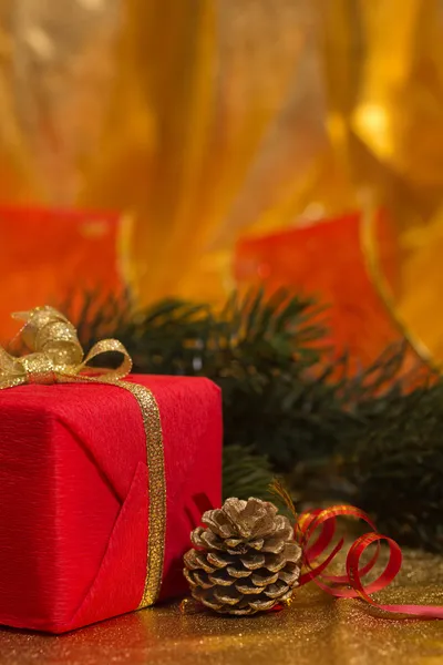 Weihnachtsstillleben mit Dekorationen — Stockfoto