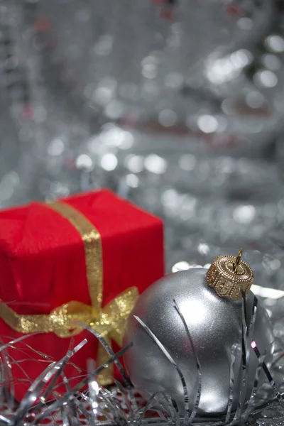 Рождество натюрморт с украшениями — стоковое фото