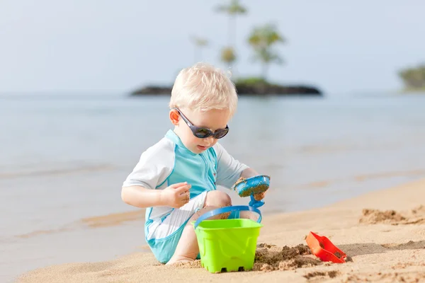 Toddler at a beach — Stock Photo, Image