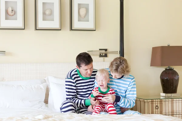 stock image Family with crying toddler