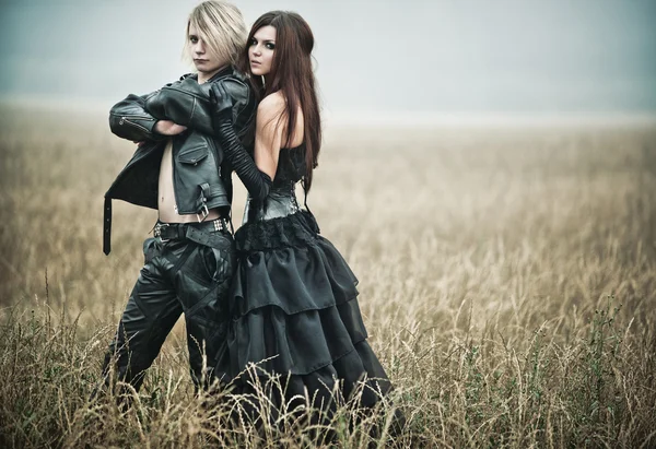 Young goth couple portrait — Stockfoto