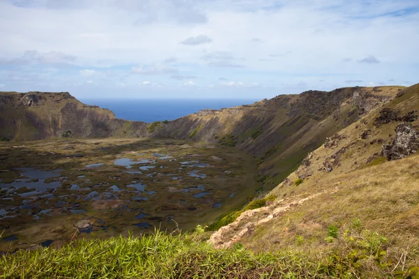 Драматичні кратер вулкана поблизу Orongo vilage острова Пасхи — стокове фото