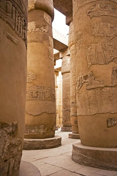 Columns with hieroglyphs in Karnak — Stock Photo, Image