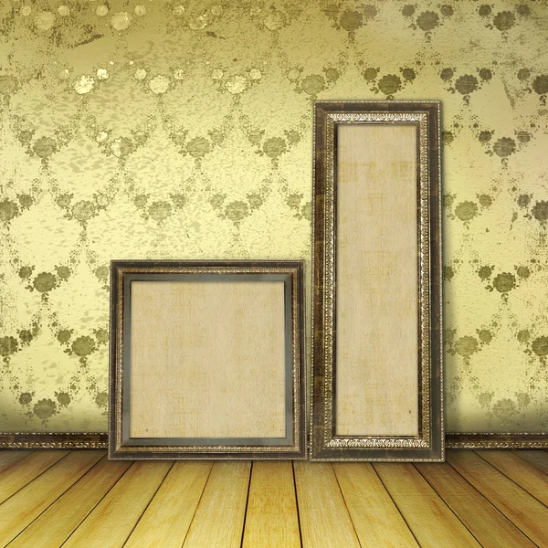 Houten frames in de oude kamer met de voormalige luxe blijft — Stockfoto