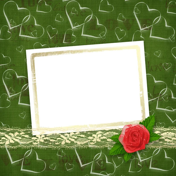 Κάρτα για συγχαρητήρια ή πρόσκληση με κόκκινο τριαντάφυλλο και καρδιές — Φωτογραφία Αρχείου