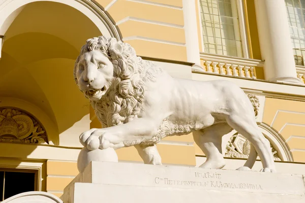 圣彼得斯堡的狮子 — 图库照片