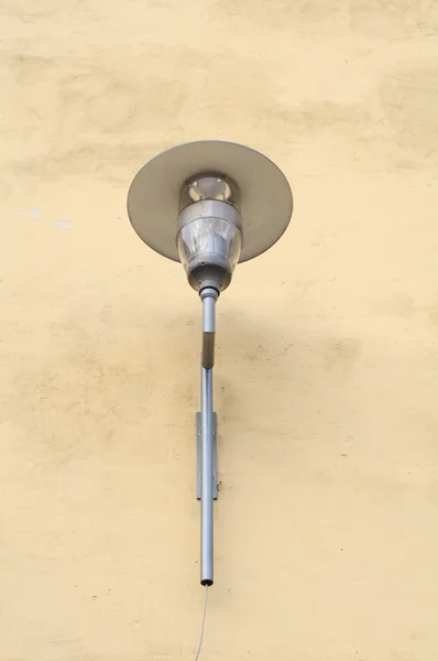Lanterna de parede ao ar livre — Fotografia de Stock