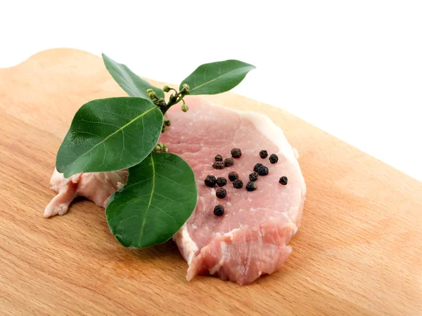 М'ясо з лавровим листям — стокове фото