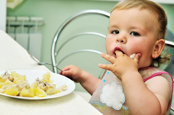 Kislány eszik — Stock Fotó