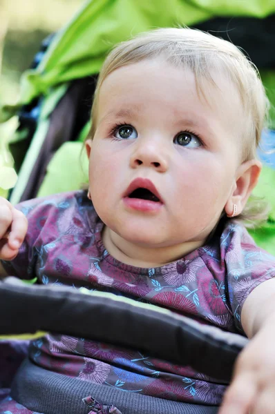 乳母車の赤ちゃん — ストック写真