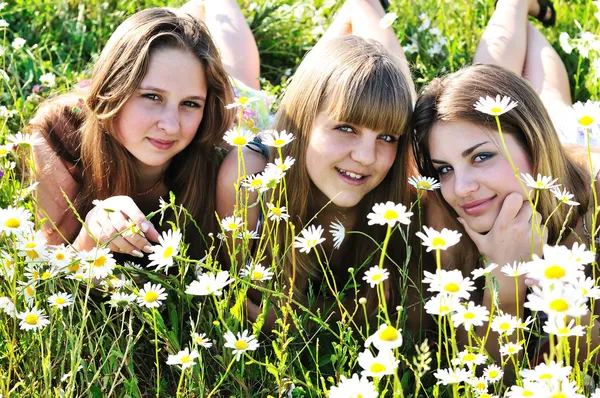 Gelukkig tiener meisjes — Stockfoto