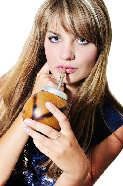 Chica bebiendo mate — Foto de Stock