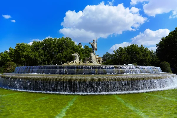 La fontaine de neptune à madrid, espagne — Photo