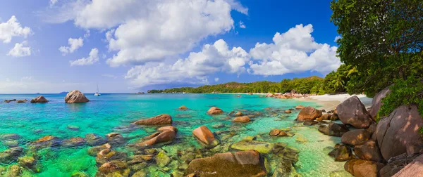 Panorama della spiaggia Anse Lazio alle Seychelles — Foto Stock