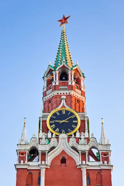 Spasskaya πύργο στο Κρεμλίνο (Μόσχα) στο ηλιοβασίλεμα — Φωτογραφία Αρχείου