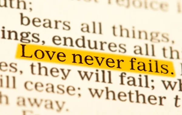 Liefde faalt nooit — Stockfoto