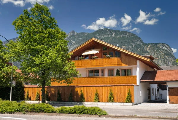 House in the bavarian Alps — Stock Photo, Image