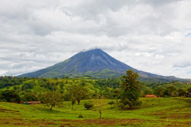 Volcano Arenal, Costa Rica clipart