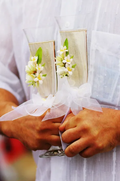 Two glasses of wedding champagne wine — Stock Photo, Image
