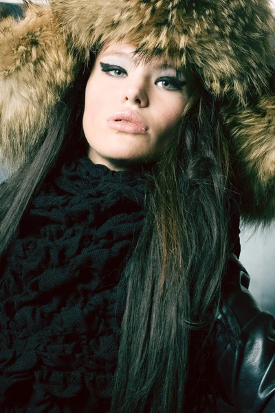 Beautiful lady in fur cap — Stock Photo, Image