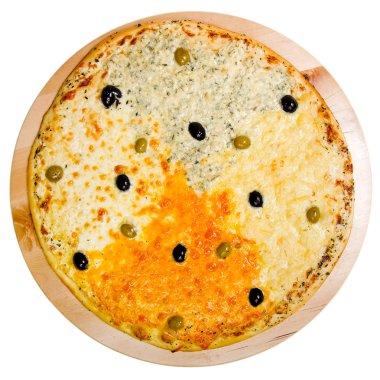 dört peynirli pizza