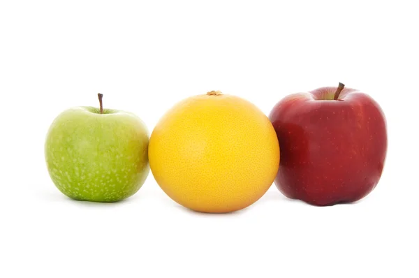 Gröna och röda äpplen och grapefrukt — Stockfoto
