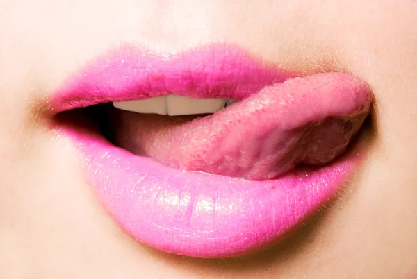Mund und Zunge aus nächster Nähe — Stockfoto