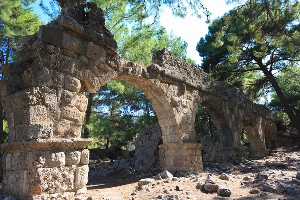 Antika akvedukten i phaselis, Turkiet — Stockfoto