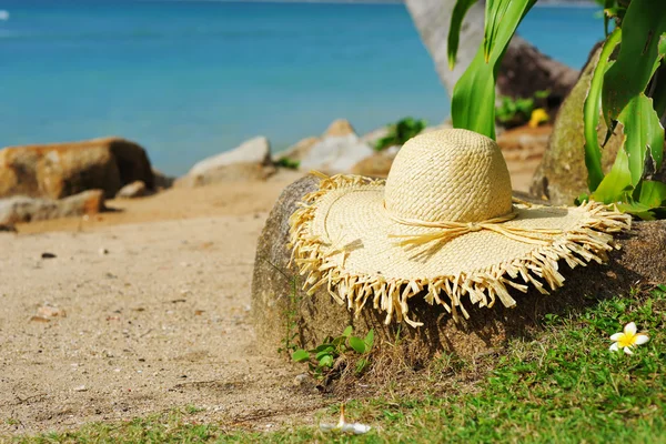 Chapeau sur une plage — Photo