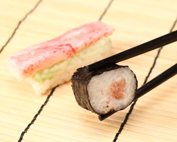Sushi tekercs — Stock Fotó