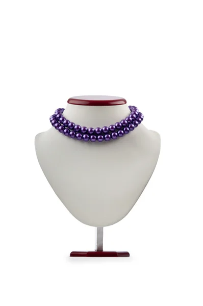 Collana di perle isolata su bianco — Foto Stock