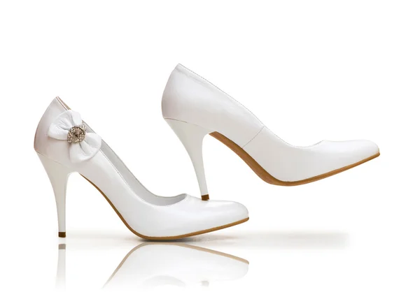 Chaussures élégantes sur le blanc — Photo