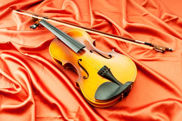 Musikkonzept mit Geige — Stockfoto