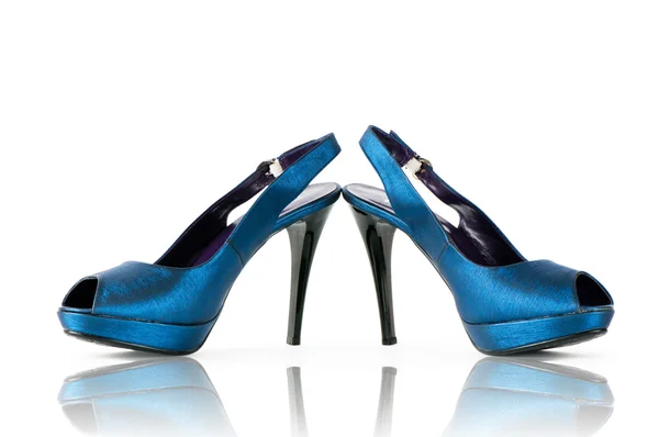 Elegancki niebieskie buty na białej — Zdjęcie stockowe