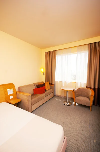 Komfortables Zimmer im Hotel — Stockfoto
