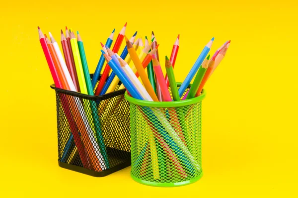 Renkli kalemlerle okul konseptine geri dön — Stok fotoğraf
