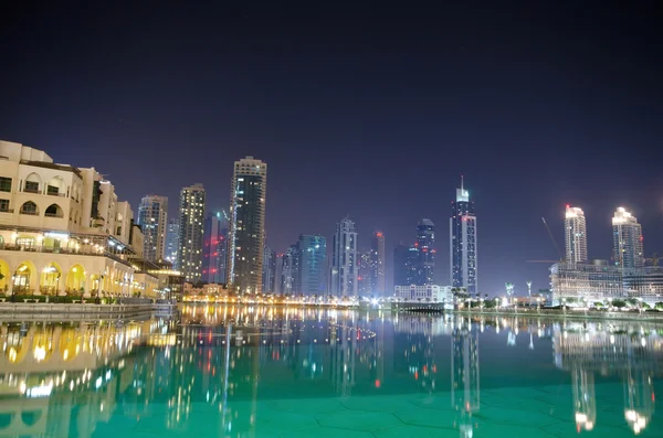 Gece zaman Dubai görünümü — Stok fotoğraf
