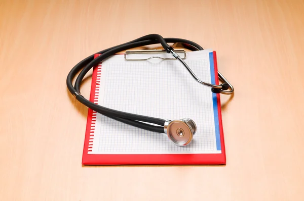 Medicinska begrepp med stetoskop — Stockfoto