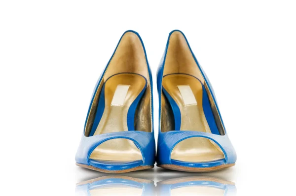 Elegante blaue Schuhe auf dem weißen — Stockfoto
