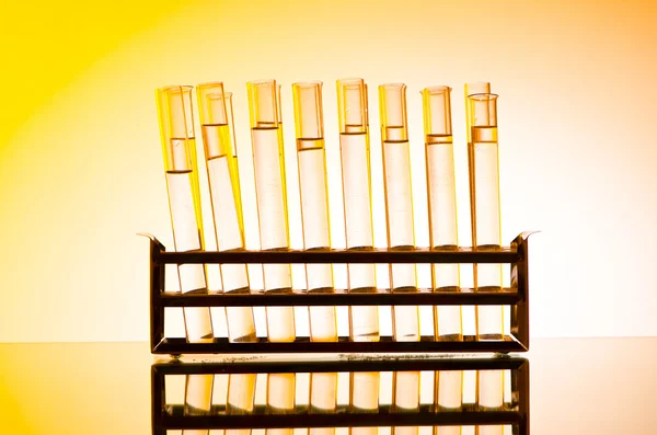 Chemická laboratoř s skleněných trubic — Stock fotografie
