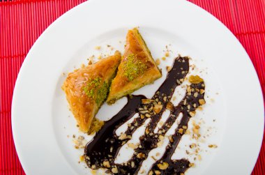 Tatlı tatlı tabakta